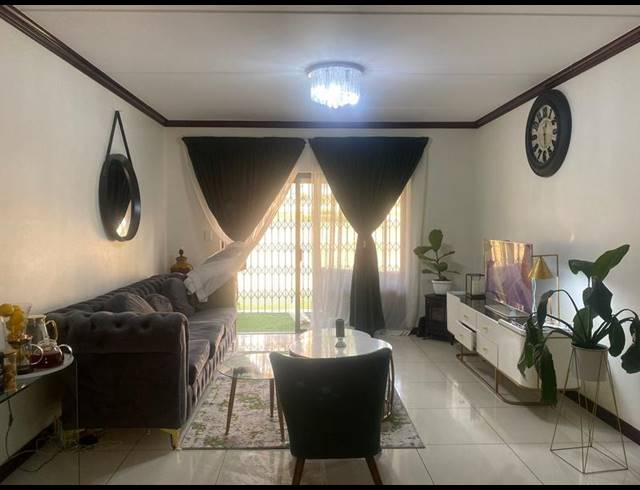 2 BEDROOM APARTMENT FOR SALE IN SUMMERSET